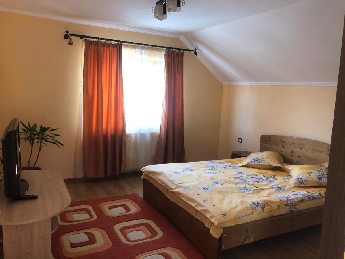 Casa Flori Hotel Călimăneşti Bagian luar foto